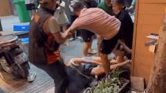 Hà Nội: Khởi tố vụ án liên quan đến nhóm nam nữ đánh 2 cô gái ở phố Hoàng Cầu
