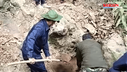 Băng rừng, vượt suối tìm kiếm, quy tập hài cốt liệt sĩ hy sinh tại Lào