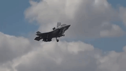 Mỹ ngừng sử dụng toàn bộ phi đội F-35 sau tai nạn rơi máy bay