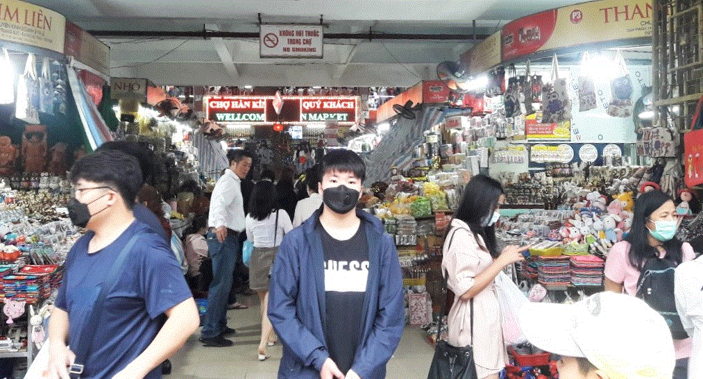 Đà Nẵng 'cháy' hàng khẩu trang y tế