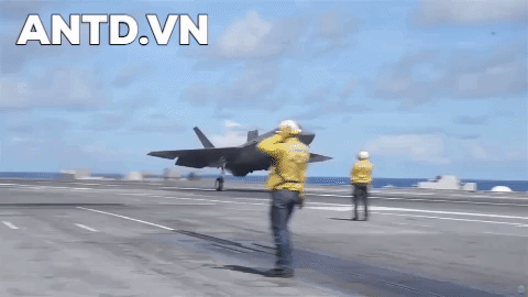 Sức mạnh đáng kinh ngạc phiên bản trên hạm F-35C