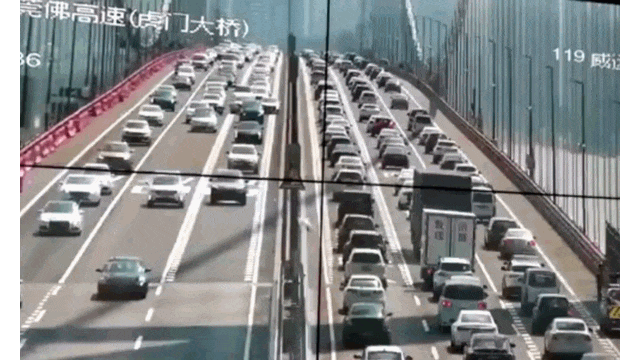 Trung Quốc đóng cửa cây cầu đung đưa như sóng trong gió mạnh