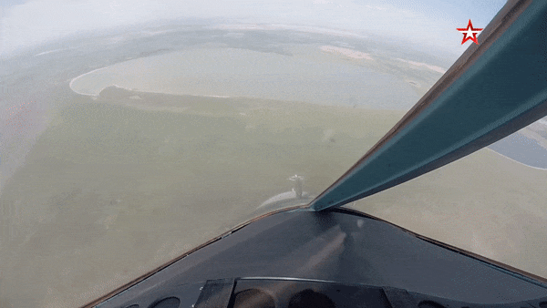 Dàn Su-34 ném bom, phóng tên lửa chuẩn bị cho Aviadarts-2020
