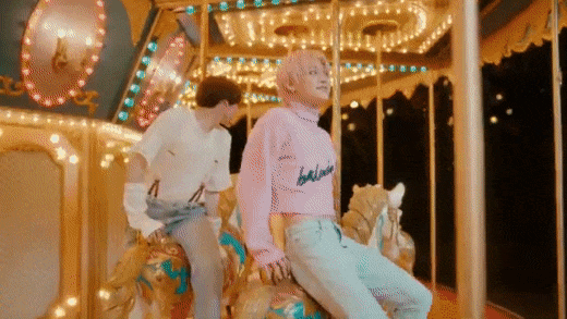 Mặc crop top hồng trong MV 'Blue Hour', Yeonjun (TXT) khiến mạng xã hội dậy sóng