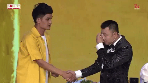 NSND Tự Long trào nước mắt nhớ mẹ, Mạc Văn Khoa xoa dịu khiến fan bật cười