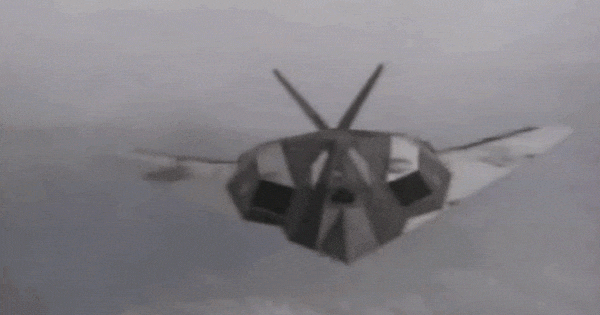 Mỹ cho chiến đấu cơ tàng hình F-117 làm bia bay cho F-15 tập bắn