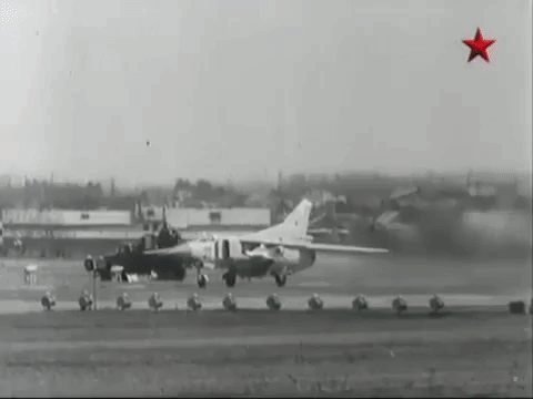 MiG-23 'không người lái' của Liên Xô làm NATO náo loạn năm 1989