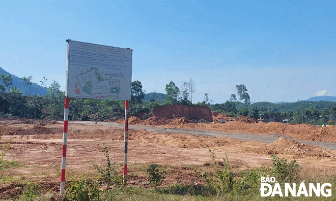Giao quyền cho UBND quận, huyện phê duyệt kế hoạch tái định cư