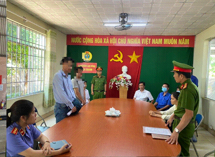 Bắt tạm giam giám đốc, phó giám đốc trung tâm đăng kiểm xe tại Quảng Ngãi