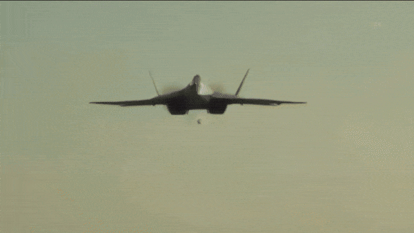 Vì sao thân tên lửa tối tân Kh-69 của tiêm kích Su-57 lại có hình vuông?