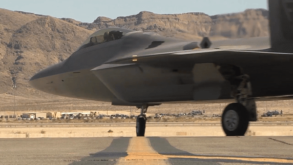 'Quái điểu' F-22 lập tức đến Trung Đông sau khi Iran tấn công Israel
