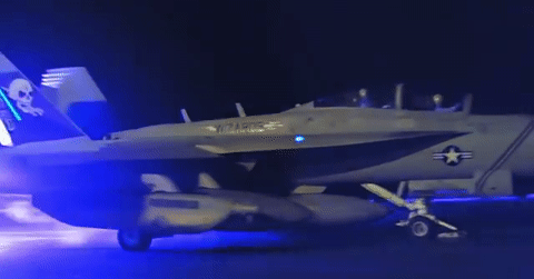 Video tiêm kích F-35C của Mỹ lần đầu xuất kích tấn công Houthi