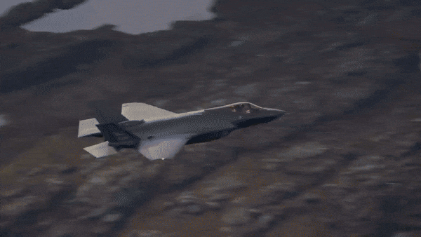 Canada âm thầm chi tiền cho 14 F-35 dù vẫn rà soát kế hoạch mua 88 chiếc sau căng thẳng với Mỹ