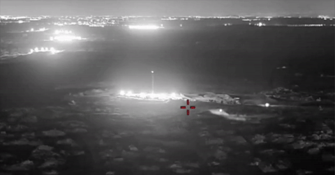 Israel ph&aacute; hủy tuyến đường hầm d&agrave;i 800m chứa vũ kh&iacute; của Hamas