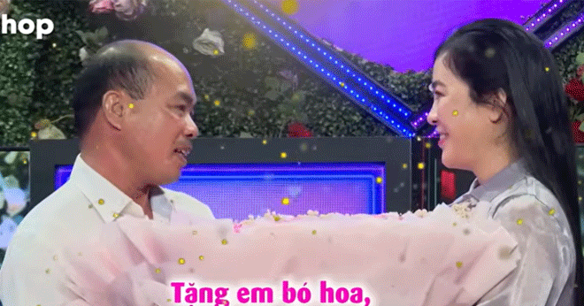 Tặng 100 đ&oacute;a hồng, người đ&agrave;n &ocirc;ng 50 tuổi ở TPHCM vẫn bị từ chối hẹn h&ograve;
