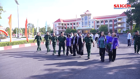 Họp mặt truyền thống Cơ quan Hội Phụ nữ Giải ph&oacute;ng khu Đ&ocirc;ng Nam bộ