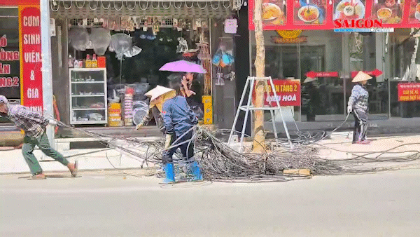 Cao điểm nắng n&oacute;ng bao tr&ugrave;m miền Bắc, lao động ngo&agrave;i trời chật vật mưu sinh