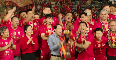 Văn Hậu n&oacute;i g&igrave; trong ng&agrave;y c&ugrave;ng CAHN n&acirc;ng c&uacute;p v&ocirc; địch V.League 2025/26?