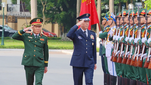 Hợp t&aacute;c quốc ph&ograve;ng tiếp tục được tăng cường, l&agrave; trụ cột trong quan hệ Việt Nam - Nhật Bản