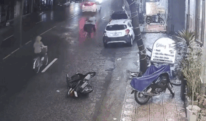 Phát hiện tên trộm xe máy, người đàn ông có màn 'tung cước' khiến ai cũng mãn nhãn
