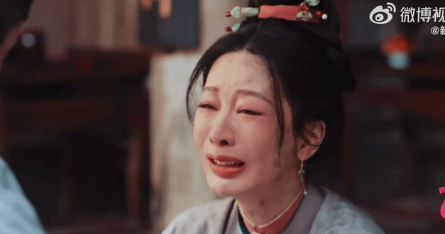 Khu&ocirc;n mặt biến dạng của Dương Tử