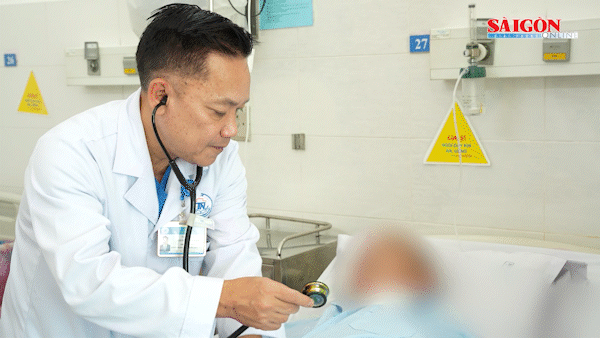 Truyền lượng máu lớn cứu sống người bệnh bị vỡ động mạch chủ ngực nguy kịch