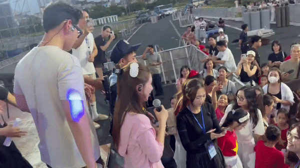 Độ n&oacute;ng của H&ograve;a Minzy, L&acirc;m Ph&uacute;c khi đổ bộ concert Thanh xu&acirc;n