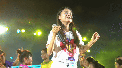 Ca sĩ nhỏ tuổi nhất concert Thanh xu&acirc;n