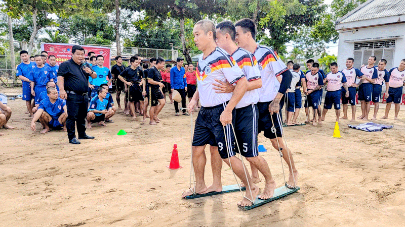 Ấm &aacute;p tr&ecirc;n h&agrave;nh tr&igrave;nh ho&agrave;n lương