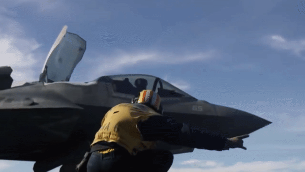 Kh&ocirc;ng qu&acirc;n Mỹ nhận loạt ti&ecirc;m k&iacute;ch t&agrave;ng h&igrave;nh F-35&hellip;kh&ocirc;ng c&oacute; radar