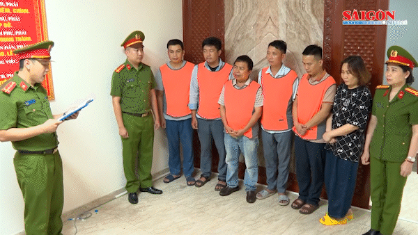 Bắt gi&aacute;m đốc, ph&oacute; gi&aacute;m đốc c&ocirc;ng ty lập khống hồ sơ th&iacute; nghiệm vật liệu x&acirc;y dựng