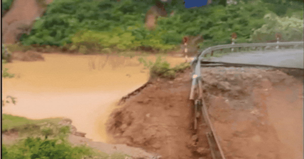 Quốc lộ 12 đoạn qua Lai Ch&acirc;u bị lũ cuốn bay nền đường, khi n&agrave;o mới th&ocirc;ng xe?