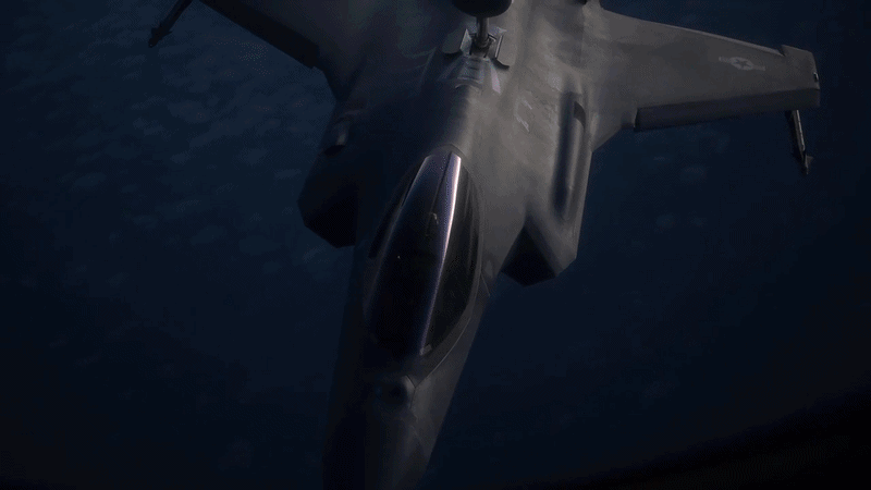 Ti&ecirc;m k&iacute;ch t&agrave;ng h&igrave;nh F-35A Mỹ ph&aacute;t t&iacute;n hiệu khẩn giữa đợt kh&ocirc;ng k&iacute;ch Iran