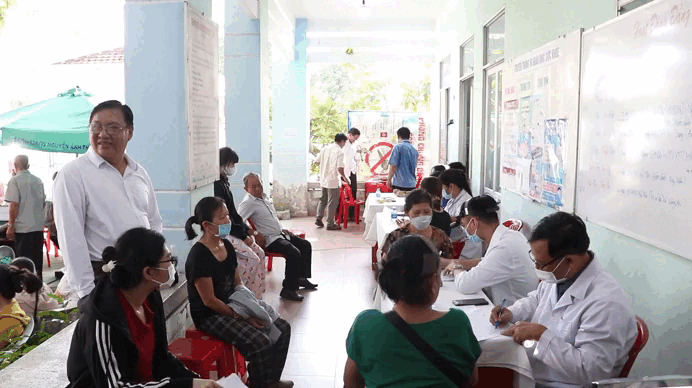 X&atilde; B&agrave; Điểm tăng tốc kh&aacute;m sức khỏe cho người d&acirc;n