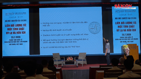 Gi&aacute;o sư Đ&agrave;m Thanh Sơn 'truyền lửa' vật l&yacute; lượng tử cho giới trẻ Việt Nam