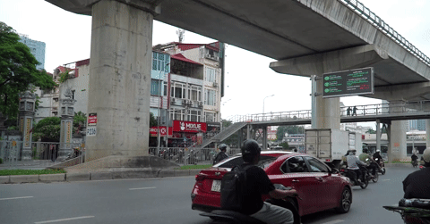 'Bảo bối' giúp người Hà Nội né ùn tắc, ngập đường