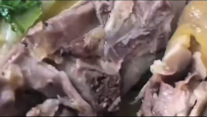 Phát hãi clip nghi dòi bò lúc nhúc trong nồi thịt gà tại tiệc tân gia