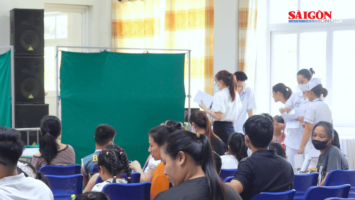 Trẻ bước v&agrave;o tuổi dậy th&igrave; sớm gia tăng