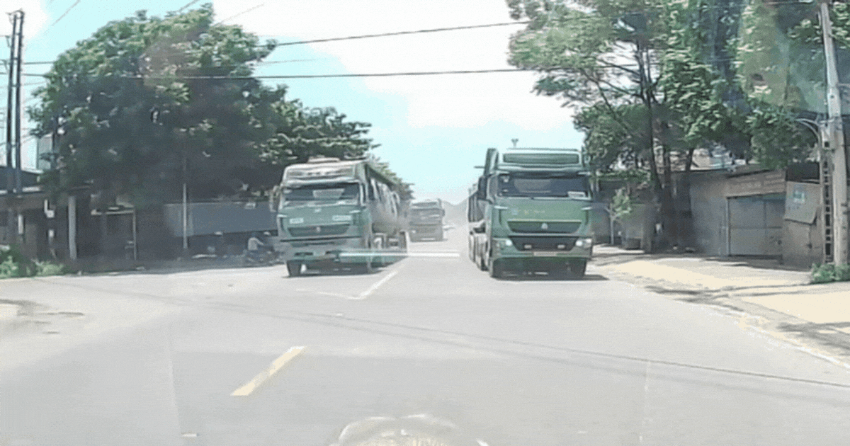Video &ocirc; t&ocirc; 'đứng h&igrave;nh' trước pha vượt ẩu của xe đầu k&eacute;o