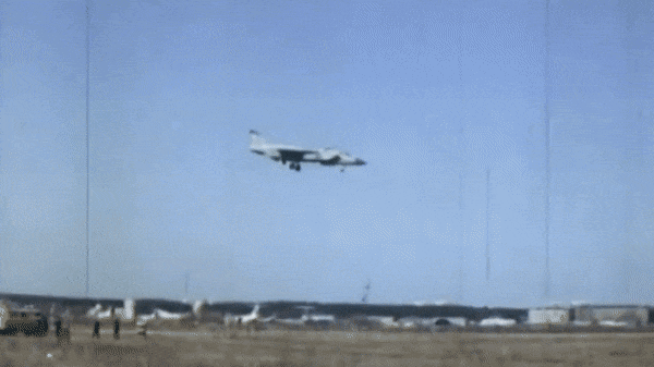 Mẫu ti&ecirc;m k&iacute;ch Li&ecirc;n X&ocirc; 'mở đường' cho chiến đấu cơ t&agrave;ng h&igrave;nh F-35B Mỹ