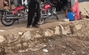 Gây ấn tượng với 2 cô gái, nam thanh niên gặp cái kết 'không thể ngẩng mặt'