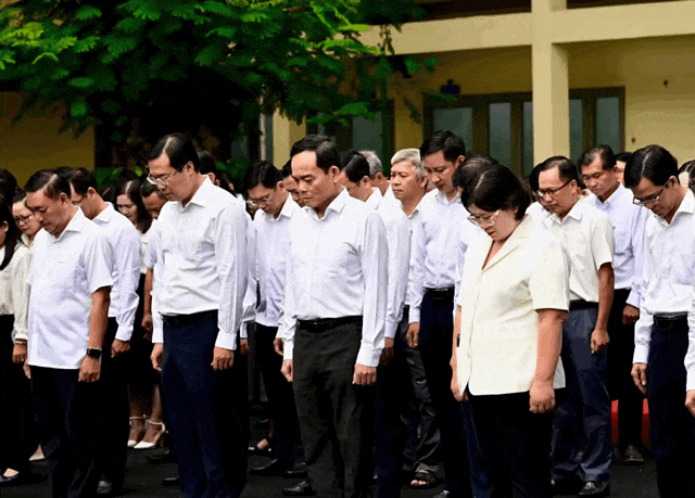 Cán bộ, công chức ủng hộ Quỹ 'Vì biển đảo quê hương – Vì tuyến đầu Tổ quốc' TPHCM