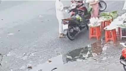 Cướp giật dây chuyền đưa bạn gái mang bán lấy tiền trả nợ
