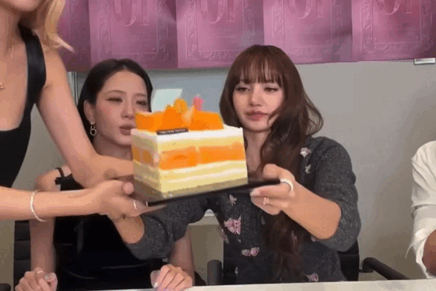 Điều bất ngờ về chiếc bánh xoài dịp kỷ niệm 10 năm thành lập BlackPink