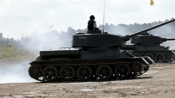 T-34-85: Chiếc xe tăng đã thay đổi cuộc đấu với Panther và Tiger?