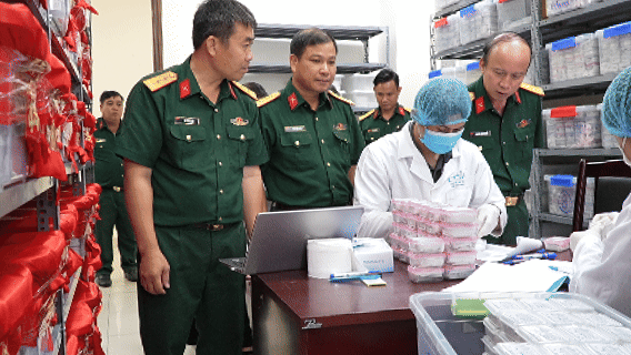 TPHCM ho&agrave;n tất b&agrave;n giao hơn 7.000 mẫu sinh phẩm h&agrave;i cốt liệt sĩ