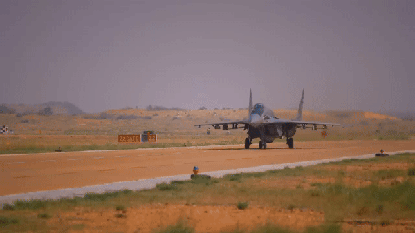 Chiến đấu cơ MiG-29: Vì sao Liên Xô tạo ra đối thủ của F-16?