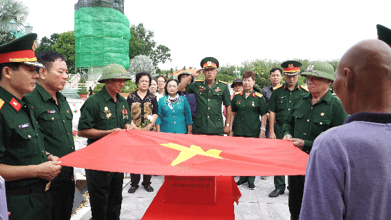 'Rồi 4 năm nữa cháu sẽ tiếp bước chú' - Lời hứa tuổi 14 và hành trình đưa Liệt sĩ Trần Quỳnh về quê hương