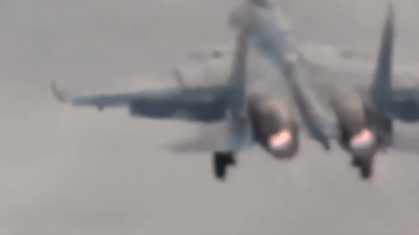 Vì sao Su-33 không trở thành tiêm kích hạm chủ lực lâu dài của Nga?