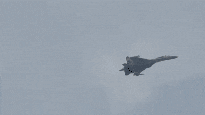 Su-27 v&agrave; 'Cobra': M&agrave;n tr&igrave;nh diễn g&acirc;y sốc tại c&aacute;c triển l&atilde;m h&agrave;ng kh&ocirc;ng